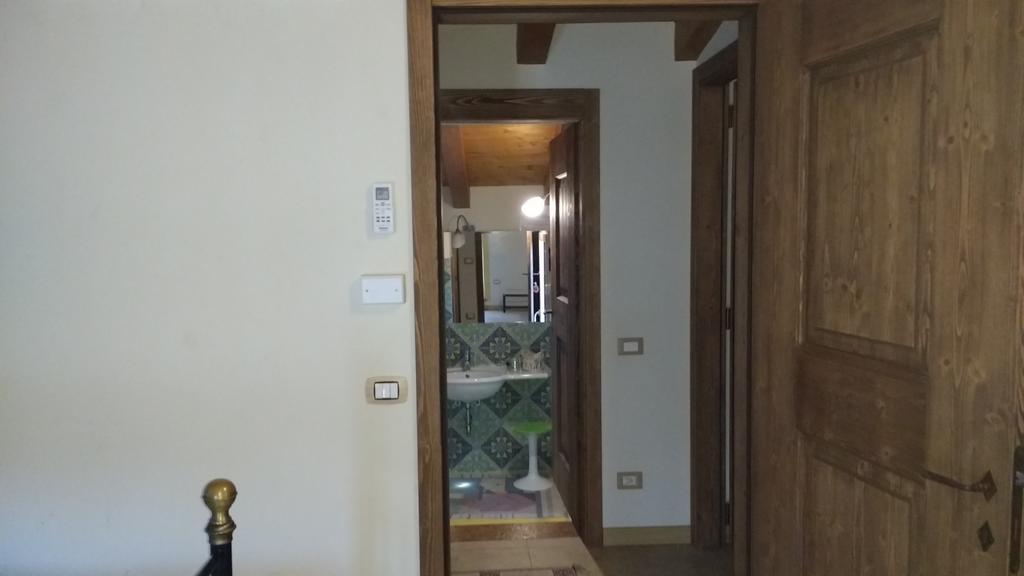 B&B Villa Roncatti Парона-ди-Вальполичелла Экстерьер фото